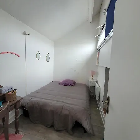 Spacieux Proche Avec Piscine 아파트
