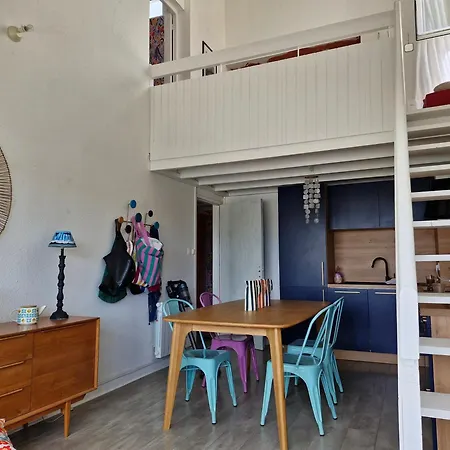 Spacieux Proche Avec Piscine 콩브리